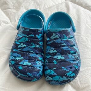 RUGGED SHARK Molded Clogs, Discovery Shark Week shark crocs